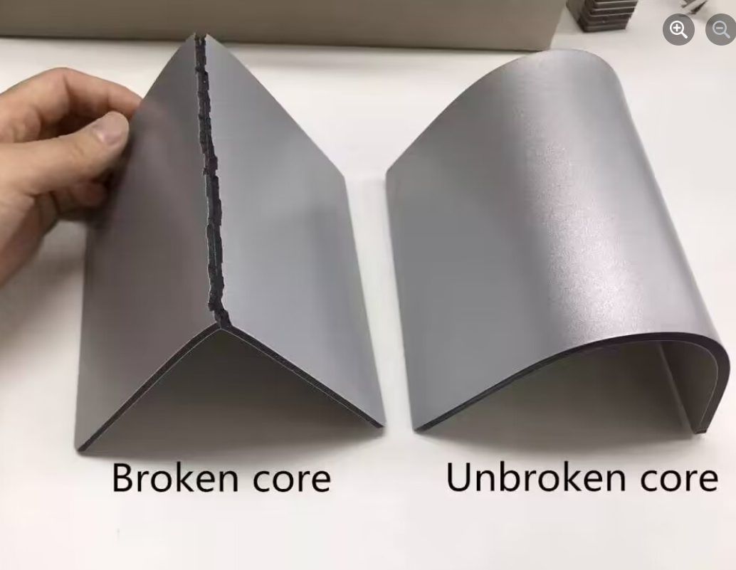 Différences entre le noyau brisé et le noyau ininterrompu des panneaux composites en aluminium